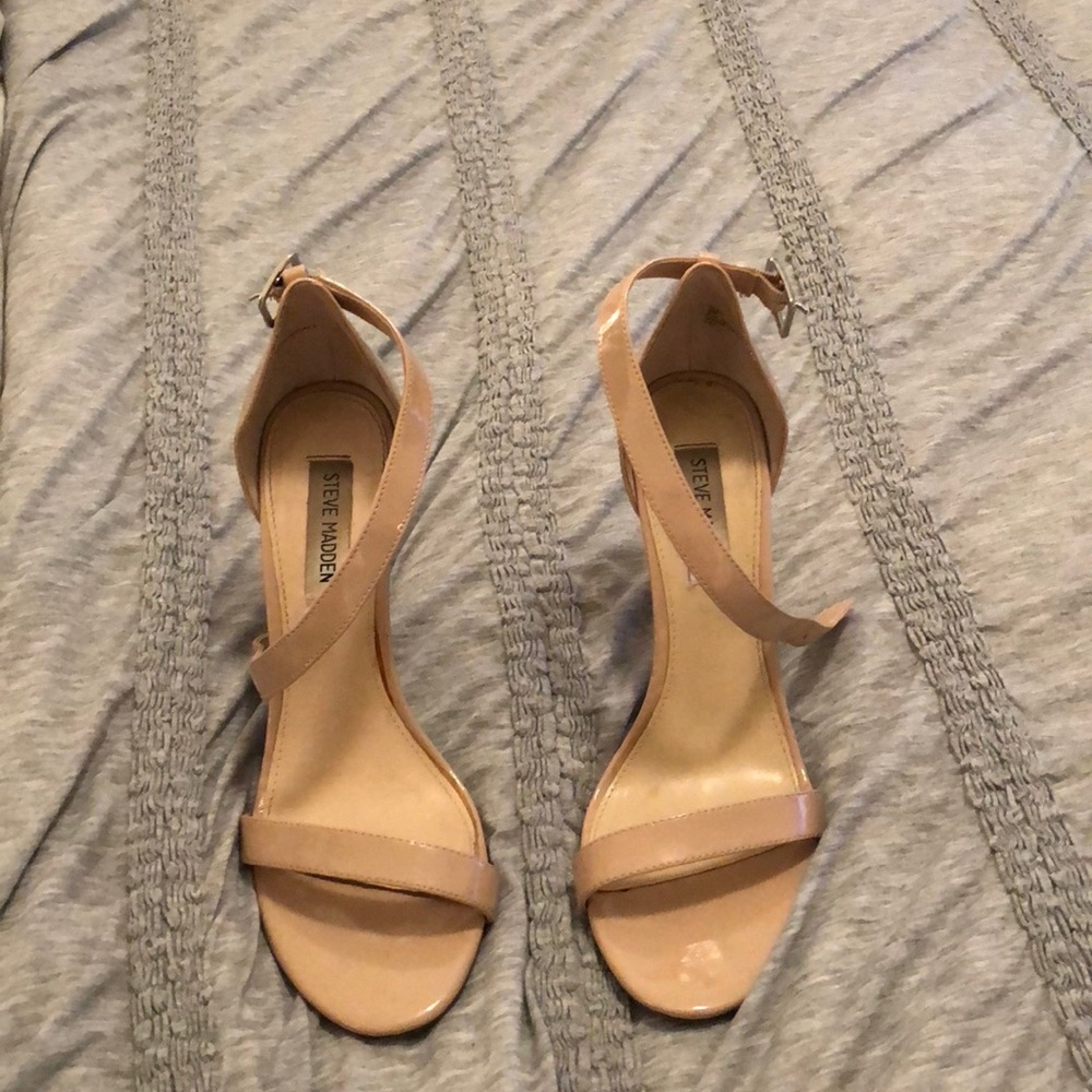Nude strappy heel